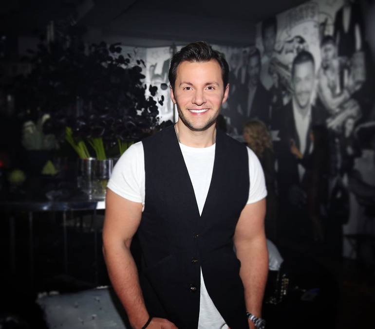 Актер Вячеслав Манучаров