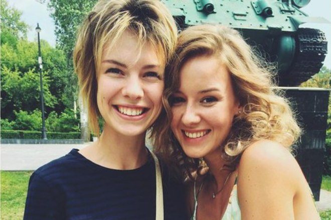 Анна с двоюродной сестрой