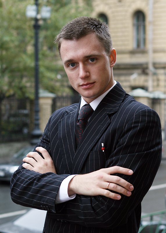 Артем в пиджаке