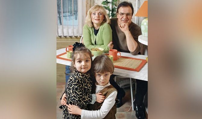 Ирина Цывина с Георгием Пусепом и детьми