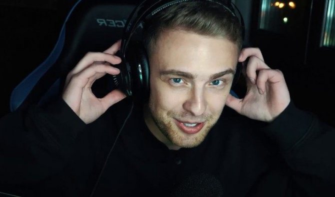 Изредка Егор Крид проводит игровые стримы