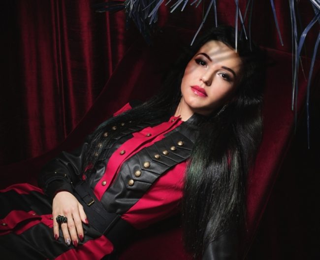 известная певица