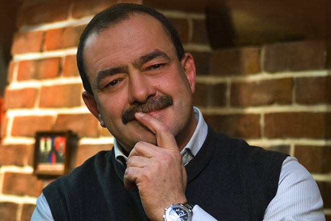 Михаил Кожухов биография личная жизнь семья жена дети фото