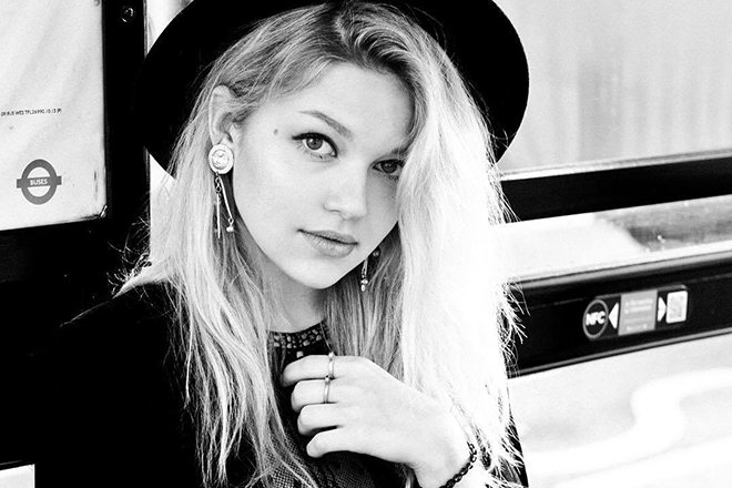 Певица Аня Мун