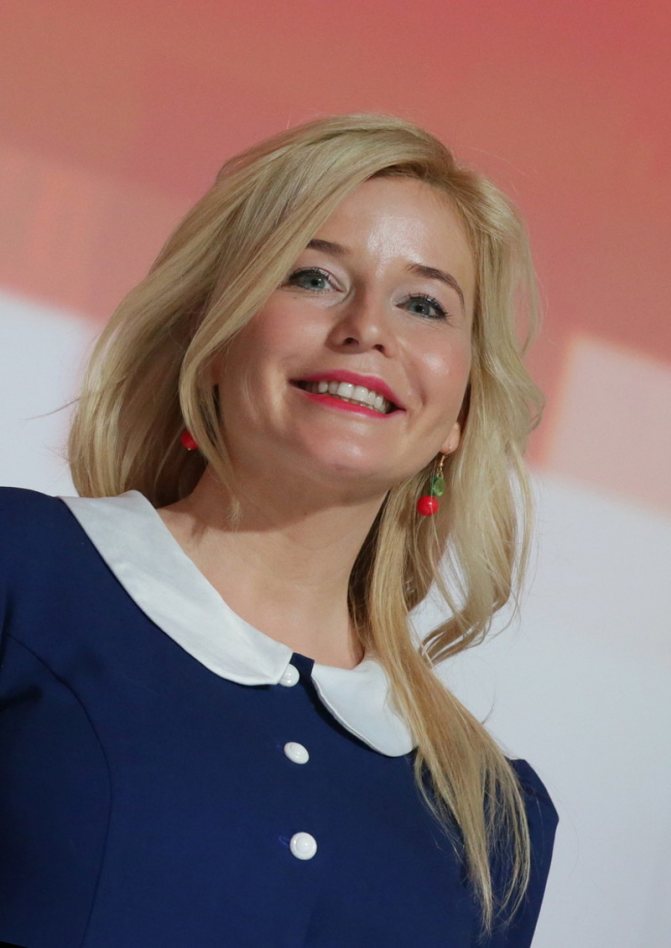 Телеведущая Татьяна Арно