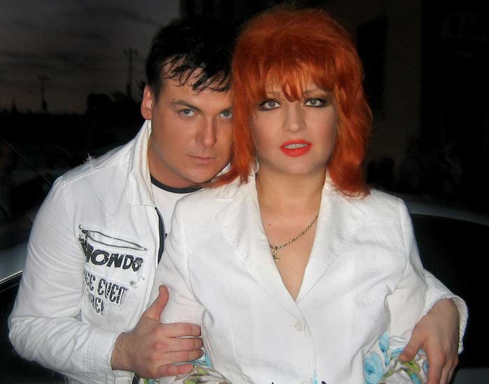 Жена Юлиана – фото, личная жизнь